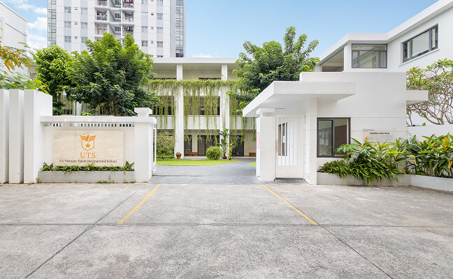 Khám phá UTS