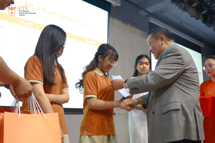 Lễ Tổng Kết Năm Học 2021 – 2022 Khối Trung Học: Hành Trình Vươn Mình Của Những Hạt Mầm Khác Biệt