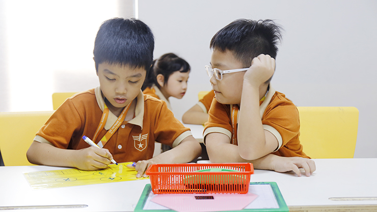 Cha mẹ nên chuẩn bị tâm thế cho trẻ vào lớp 1 như thế nào?