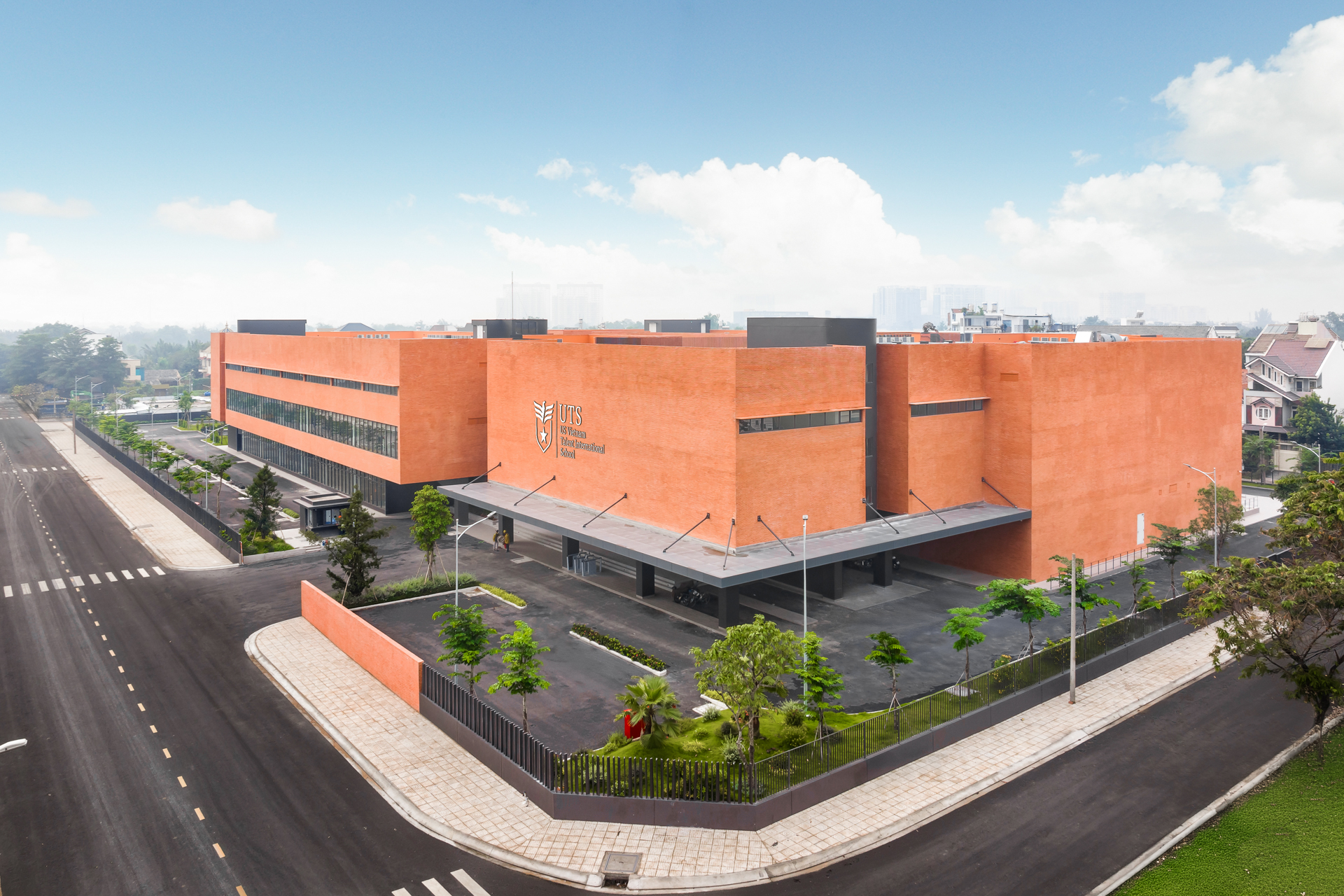 Báo cáo thường niên hoạt động giáo dục tại Trường Quốc tế Nam Mỹ UTS – Năm học 2024-2025