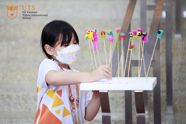 Một Ngày Chế Tác Tò He Cùng Các Nghệ Nhân Nhí Qua Dự Án “Tò He Ơi!”